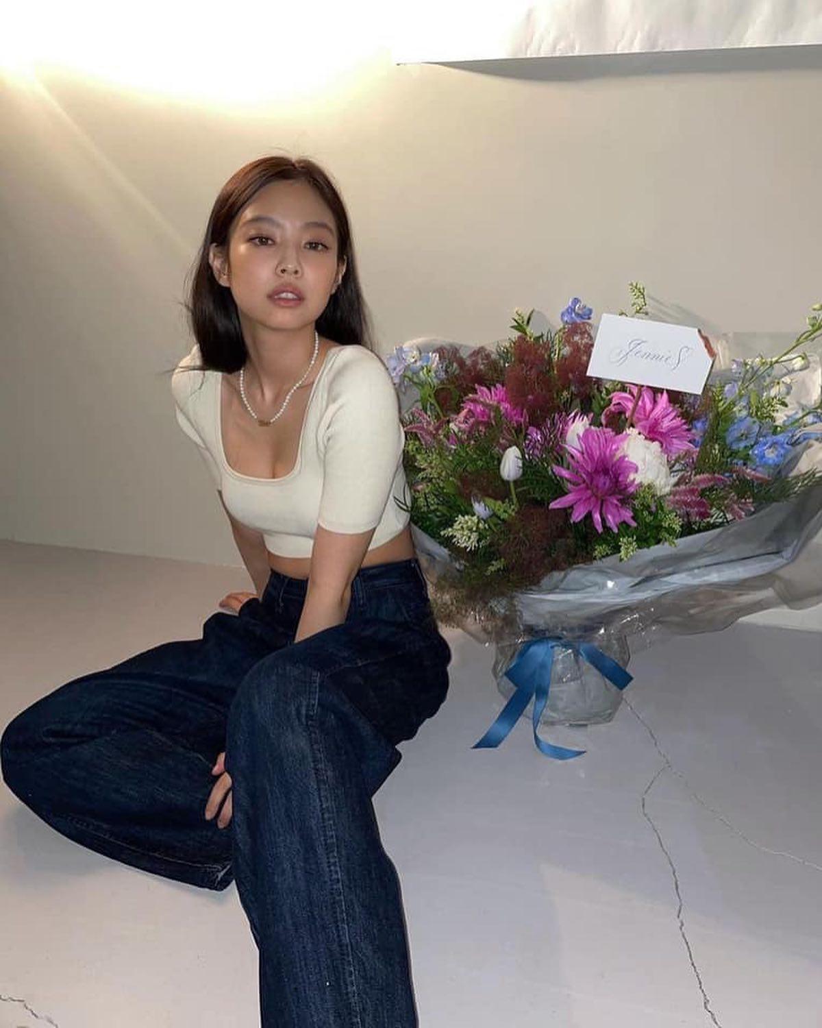 흰티에 청바지 조합🤍👖 이미지5