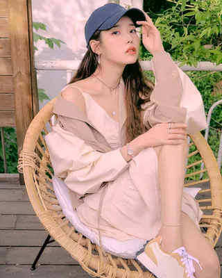 아이유 언니💙💛또 @러블리한다
아이유 x 제이에스티나 과즙미 화보🍉💍#광고 이미지