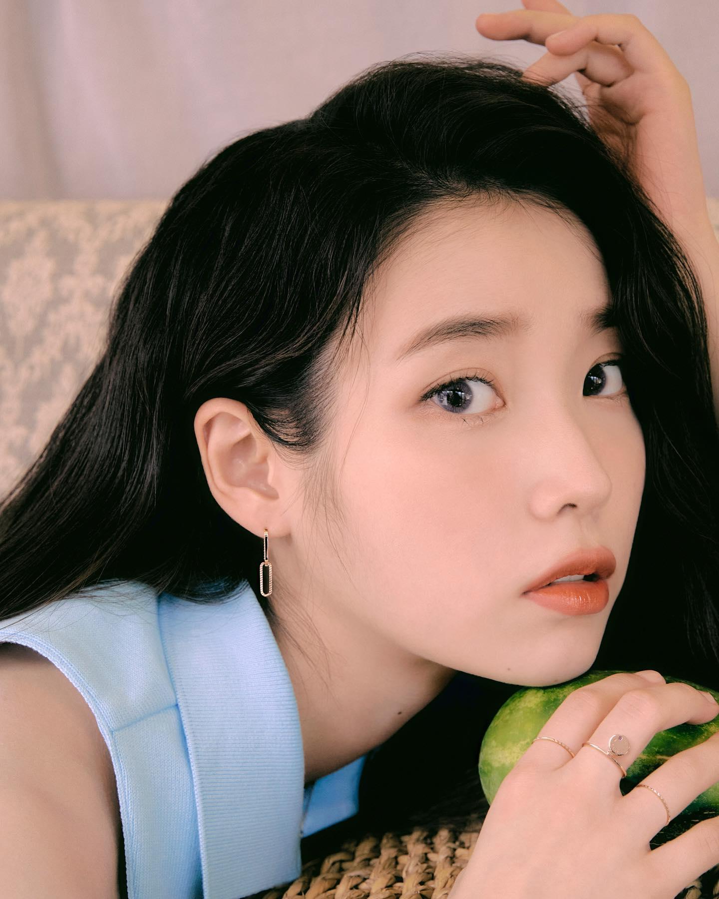 아이유 언니💙💛또 @러블리한다
아이유 x 제이에스티나 과즙미 화보🍉💍#광고 이미지2