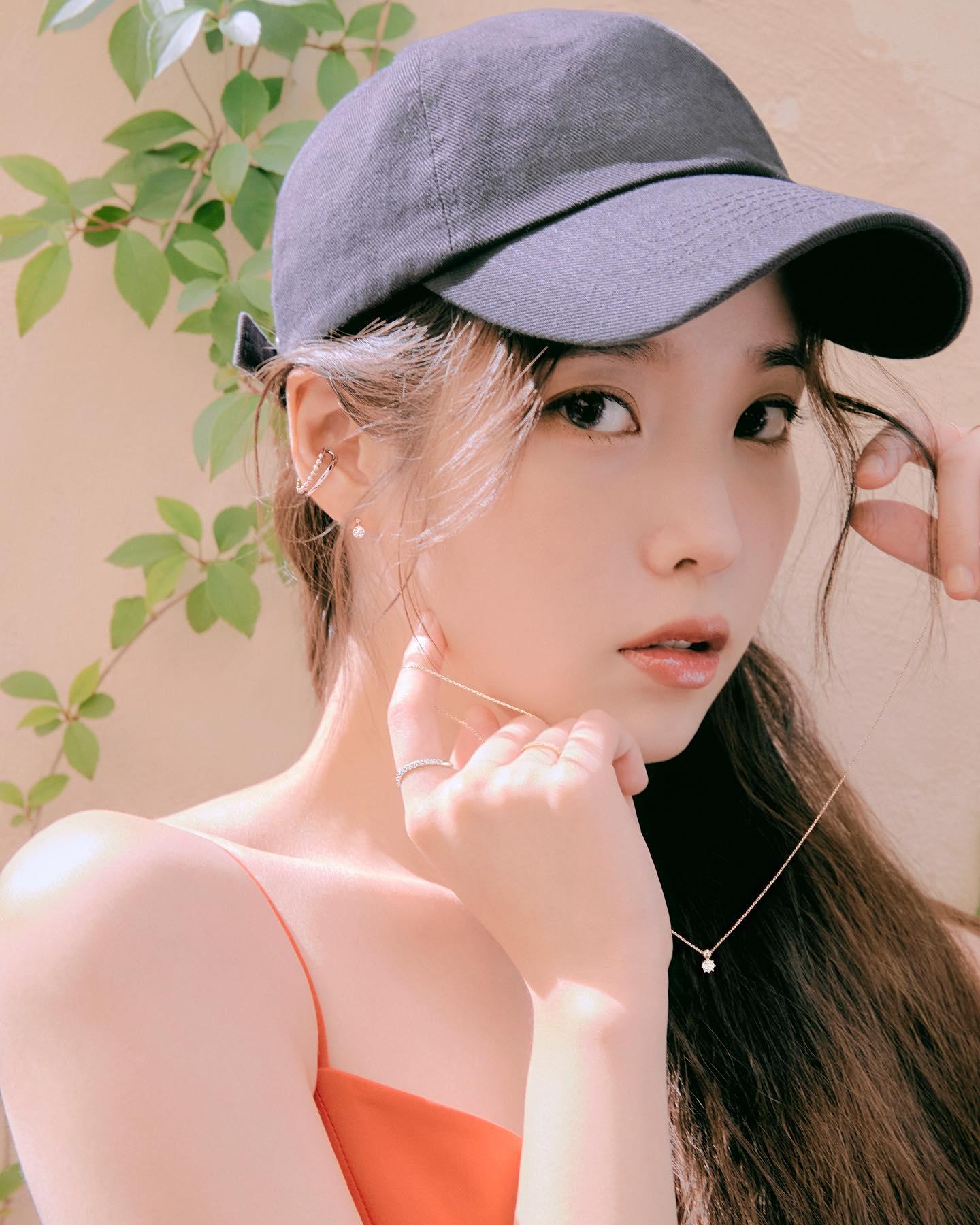 아이유 언니💙💛또 @러블리한다
아이유 x 제이에스티나 과즙미 화보🍉💍#광고 이미지3