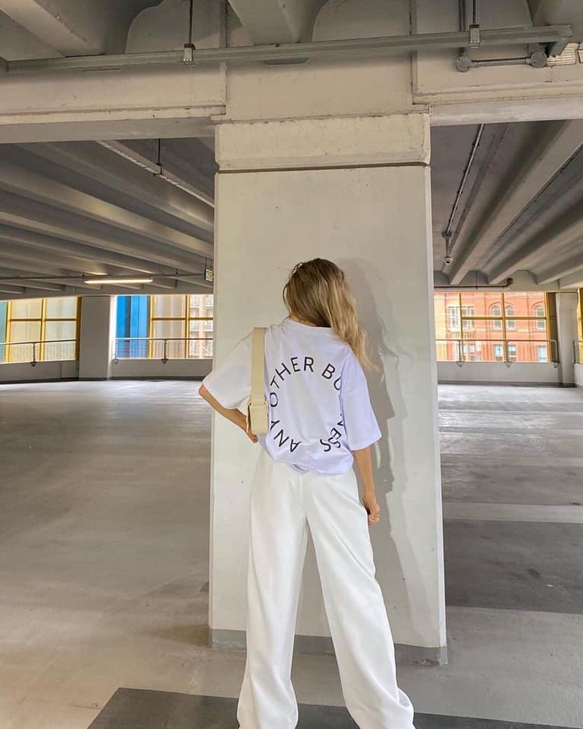 화이트가 잘받는 여름✨🤍 이미지6