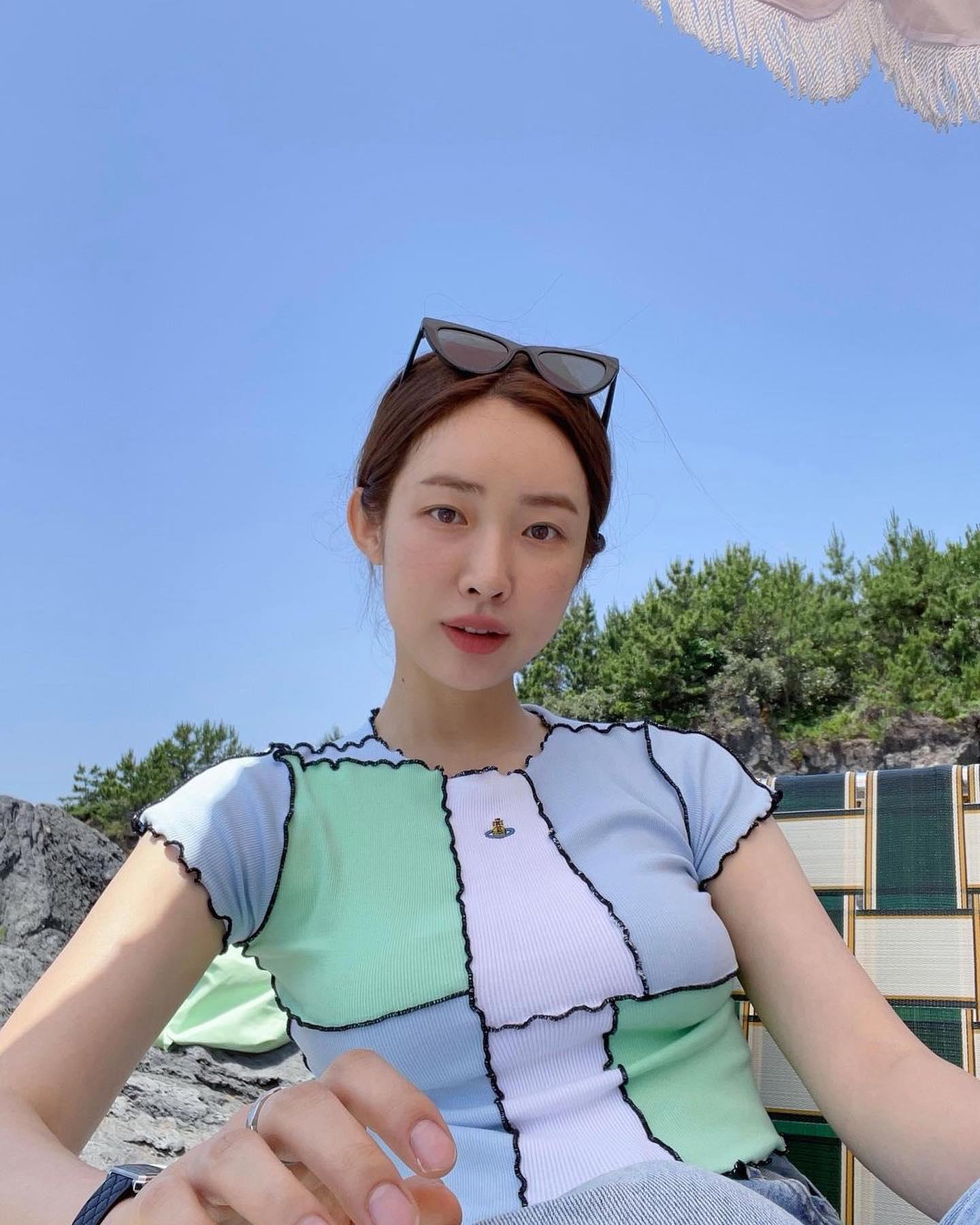 차정원의 반팔룩💜🖤@참고하장 이미지3