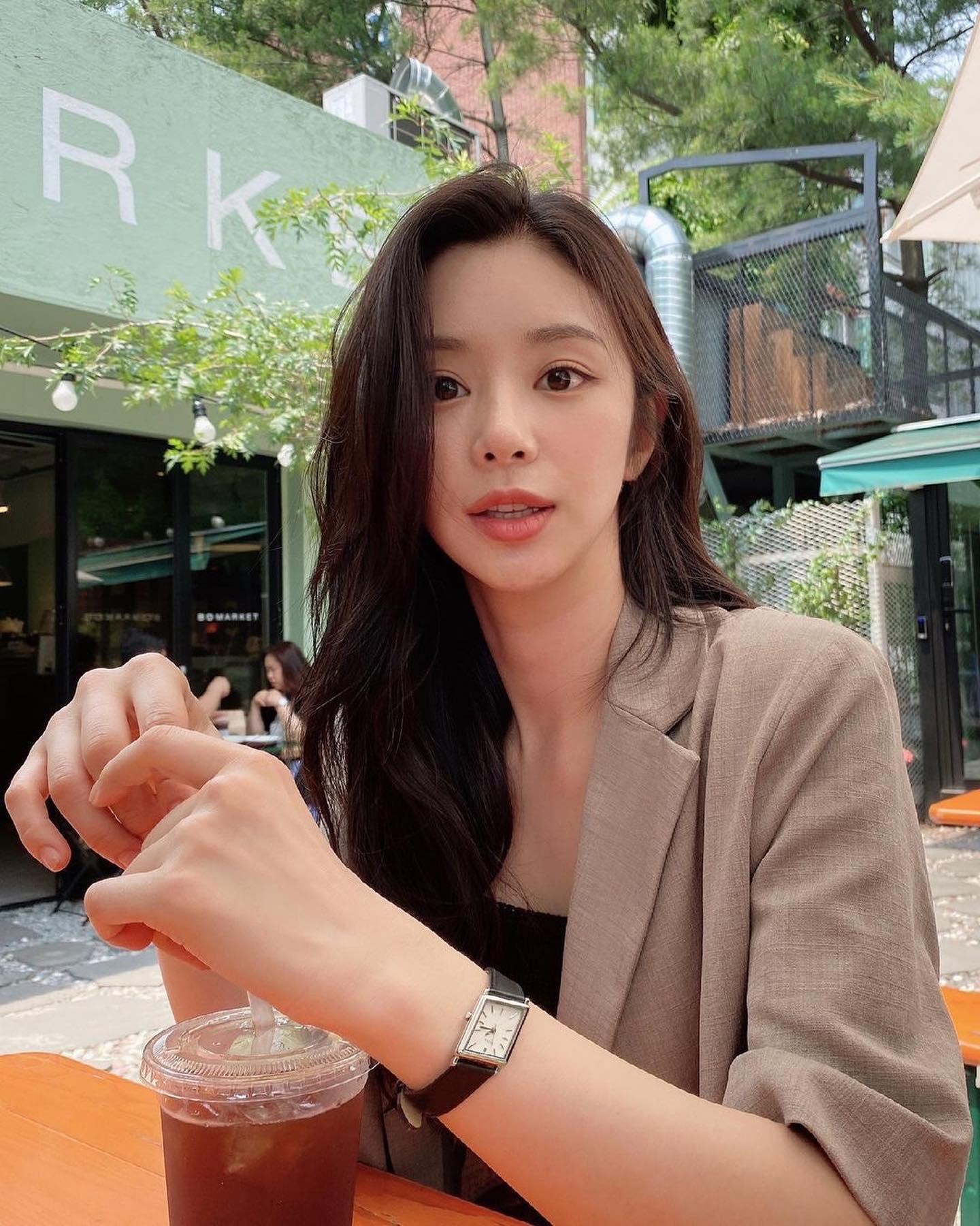 요즘 띄는 고급미🧡🖤마름모 시계 이미지7