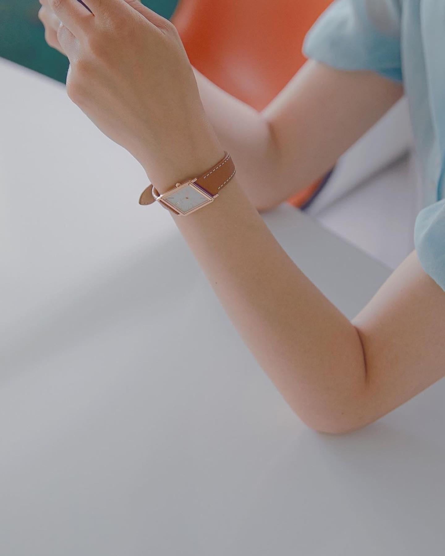 요즘 띄는 고급미🧡🖤마름모 시계 이미지8