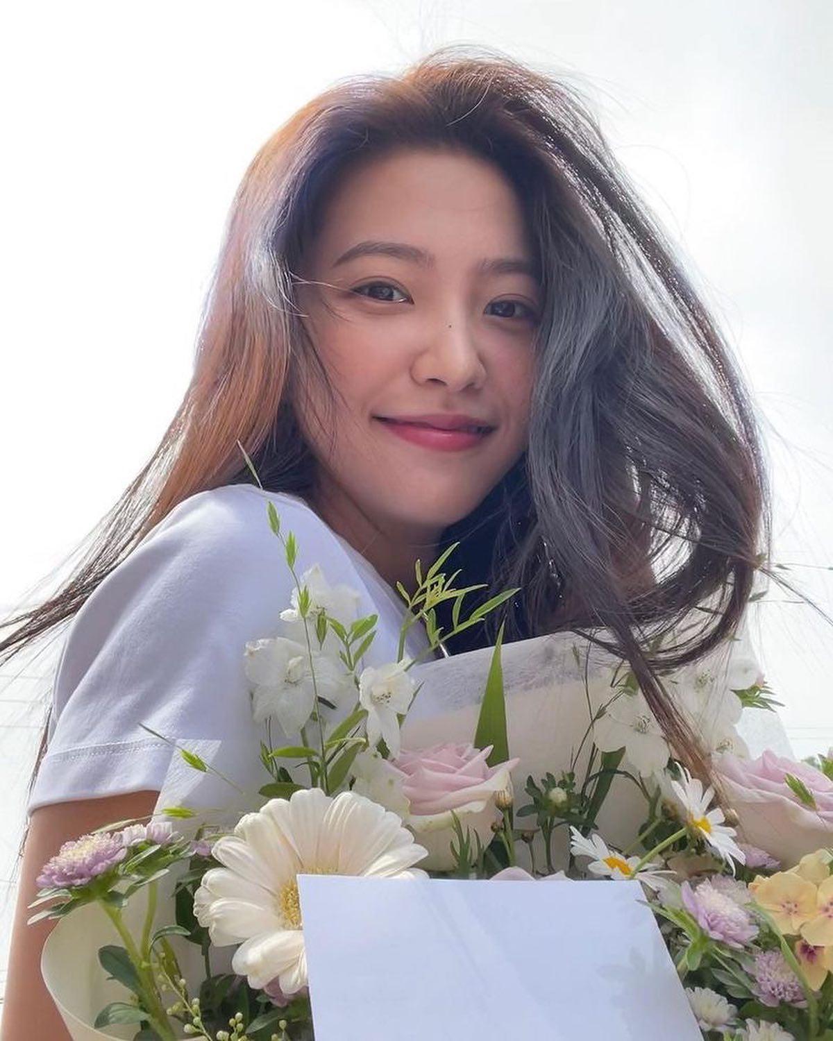 사랑스러움 한도초과 예리❣️ 이미지3