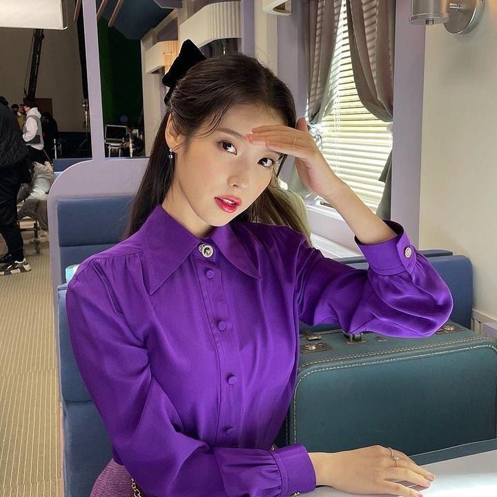 고혹미와 러블리 다가진 아이유🌺 이미지3