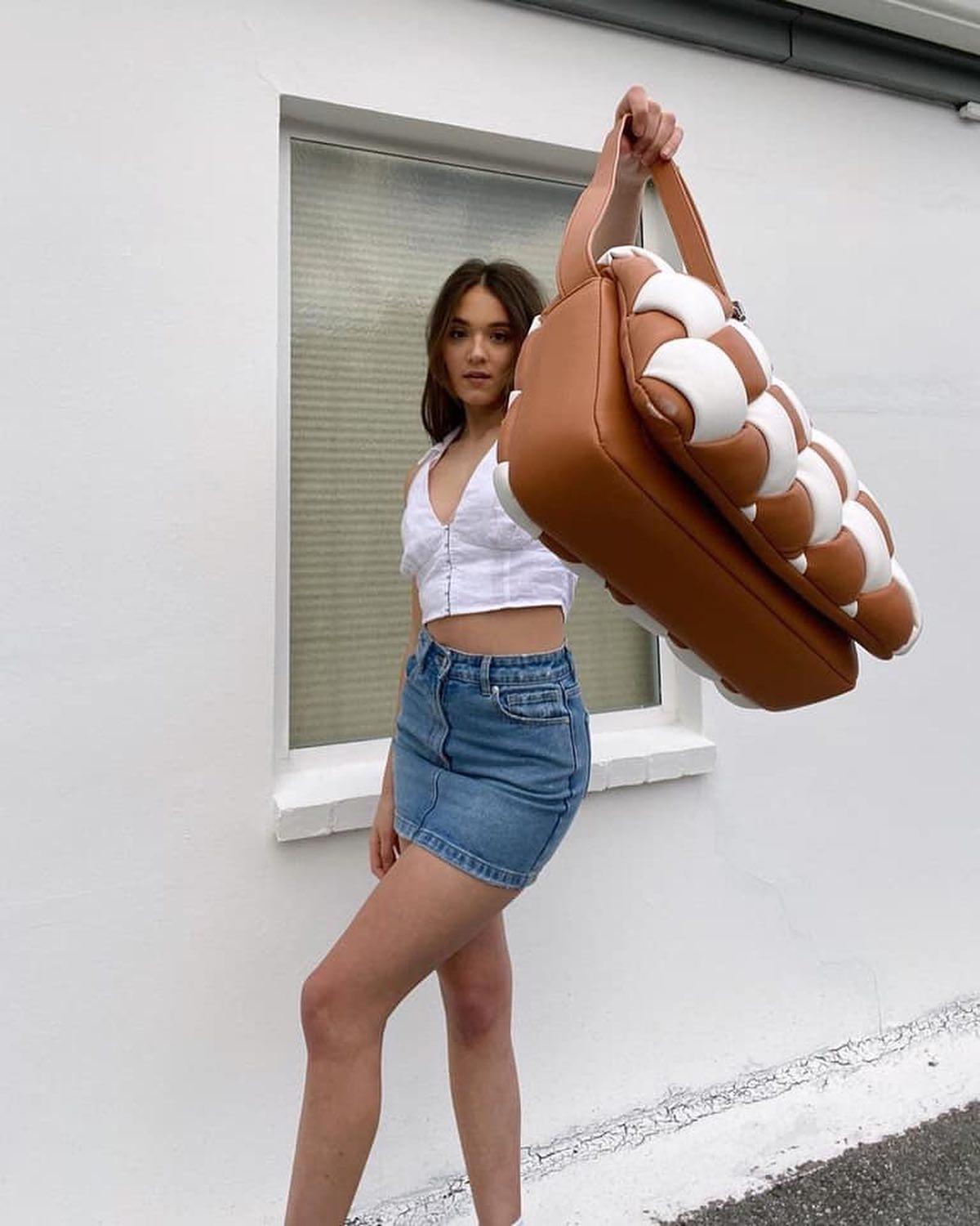 딱붙는 미니스커트 핏👏🏻🖤 이미지3