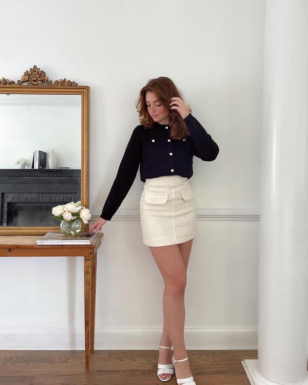 딱붙는 미니스커트 핏👏🏻🖤 이미지7