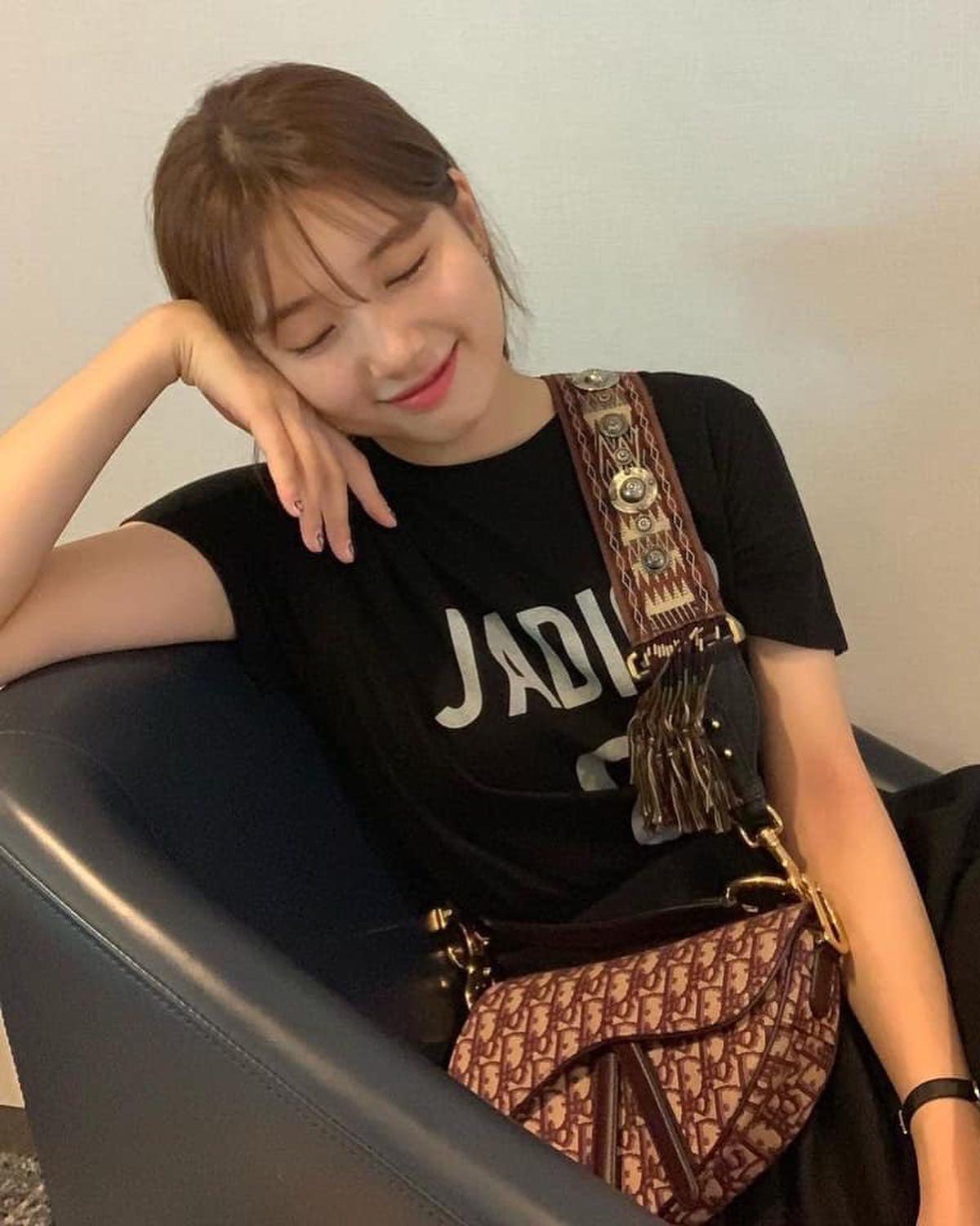 반팔티 코디 @참고해👚🖤 이미지2