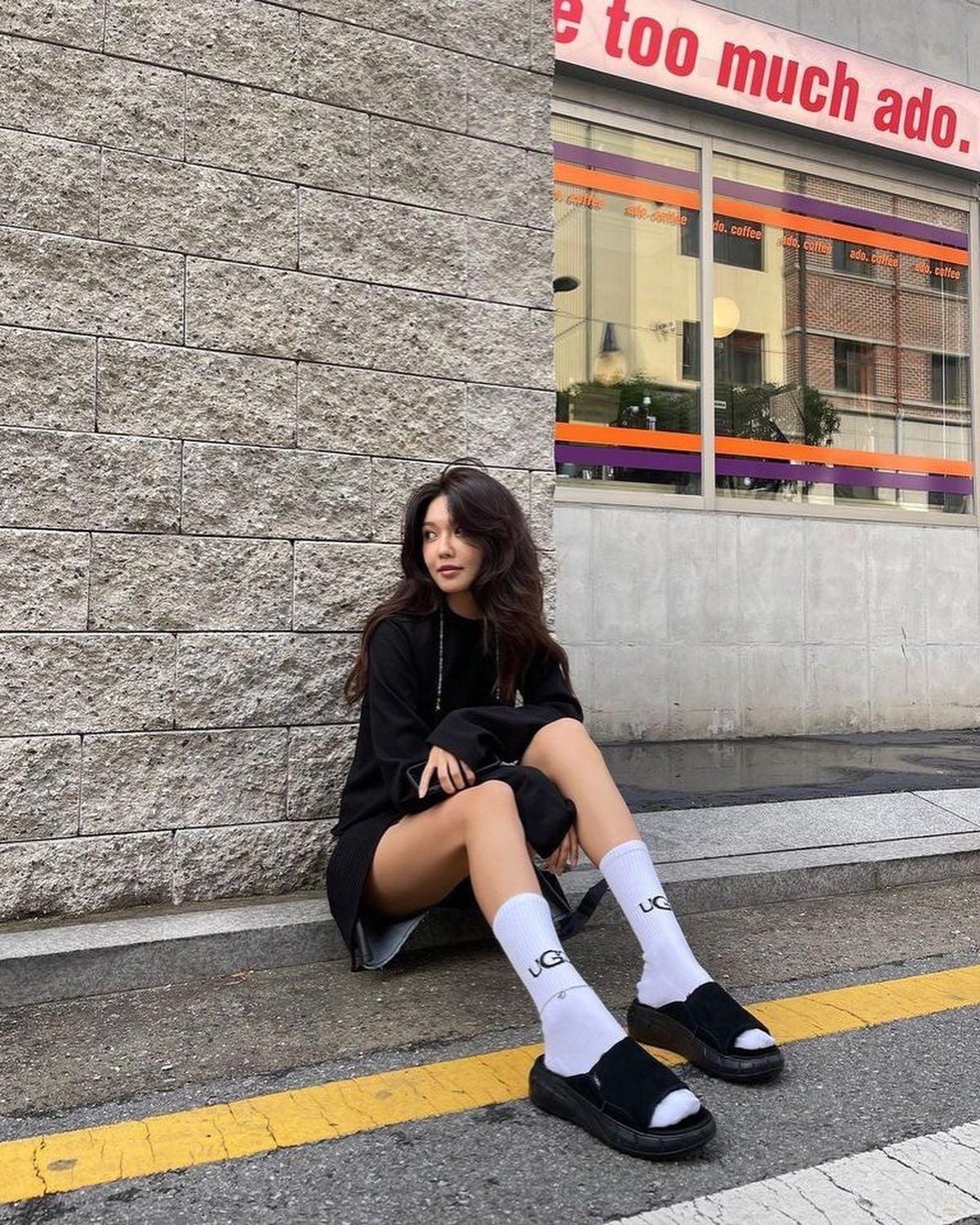 넘사벽 기럭지 수영 센스코디🖤🤍 이미지3