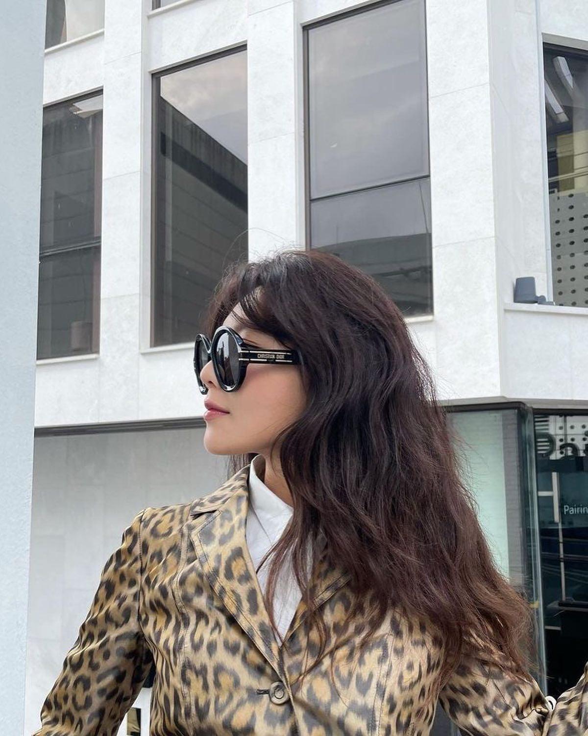 넘사벽 기럭지 수영 센스코디🖤🤍 이미지6