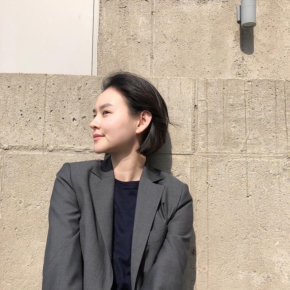 빠져드는 배우 김윤혜 무드🖤🤍 이미지6
