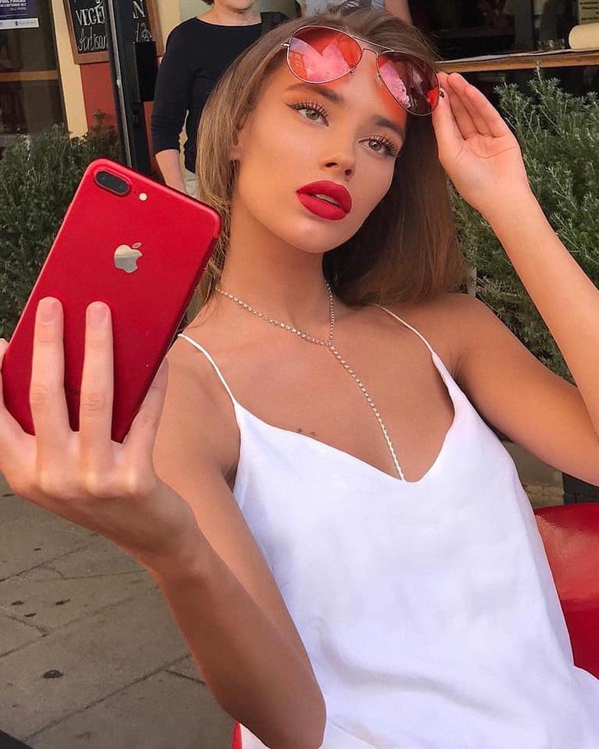 레드의 매력에 풍덩🌹💋 이미지5