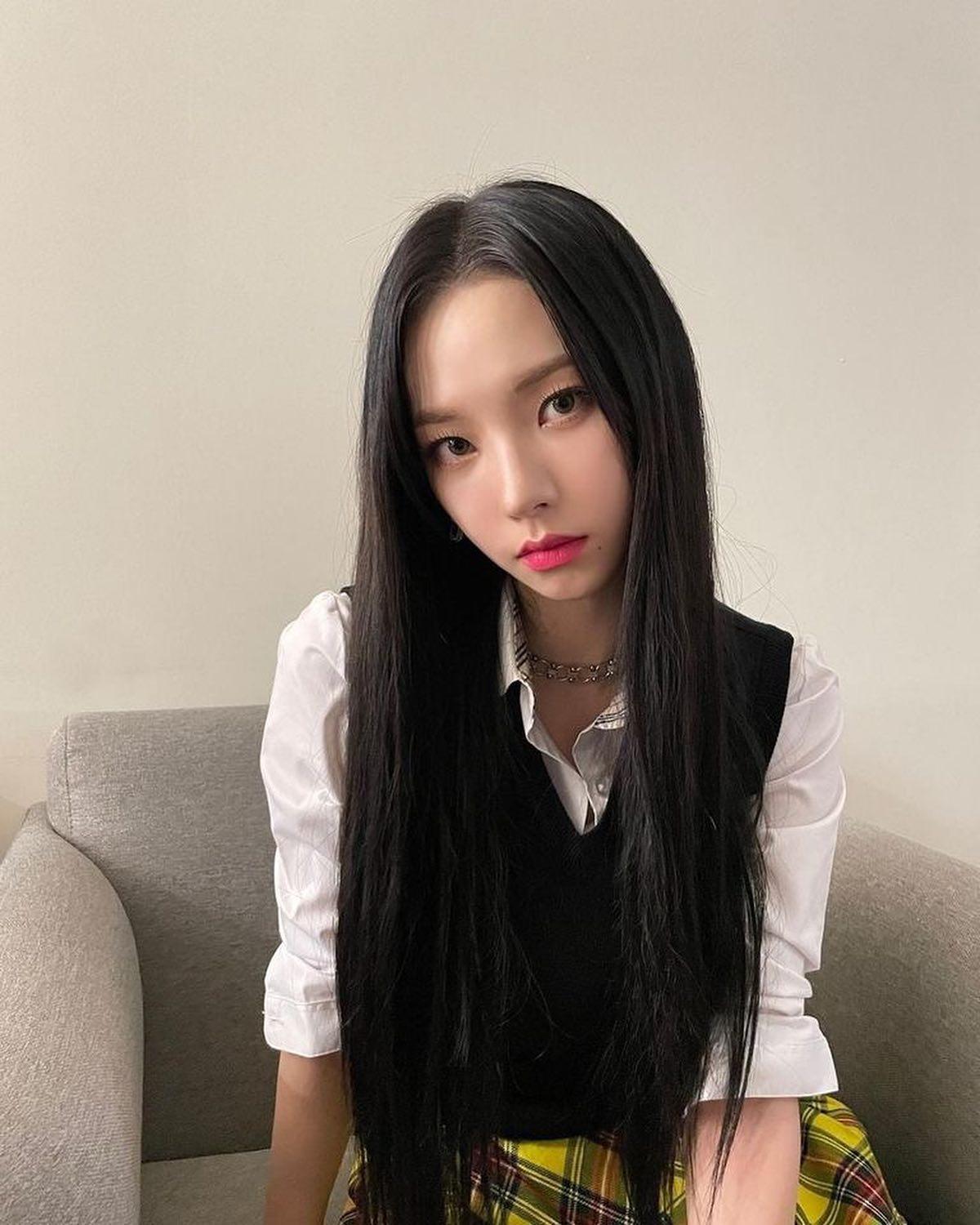 에스파 카리나의 심쿵 비주얼😻🖤 이미지2