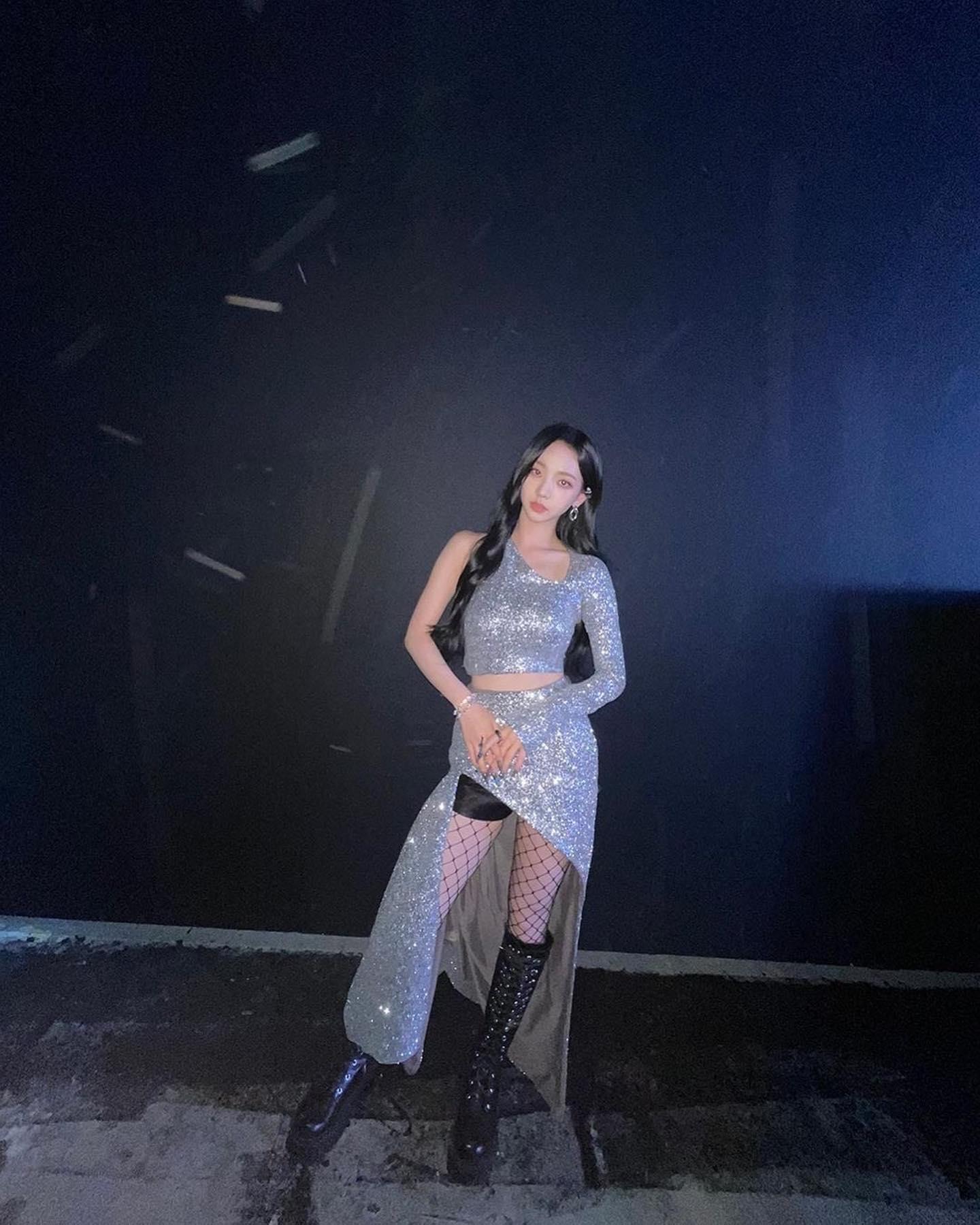 에스파 카리나의 심쿵 비주얼😻🖤 이미지6