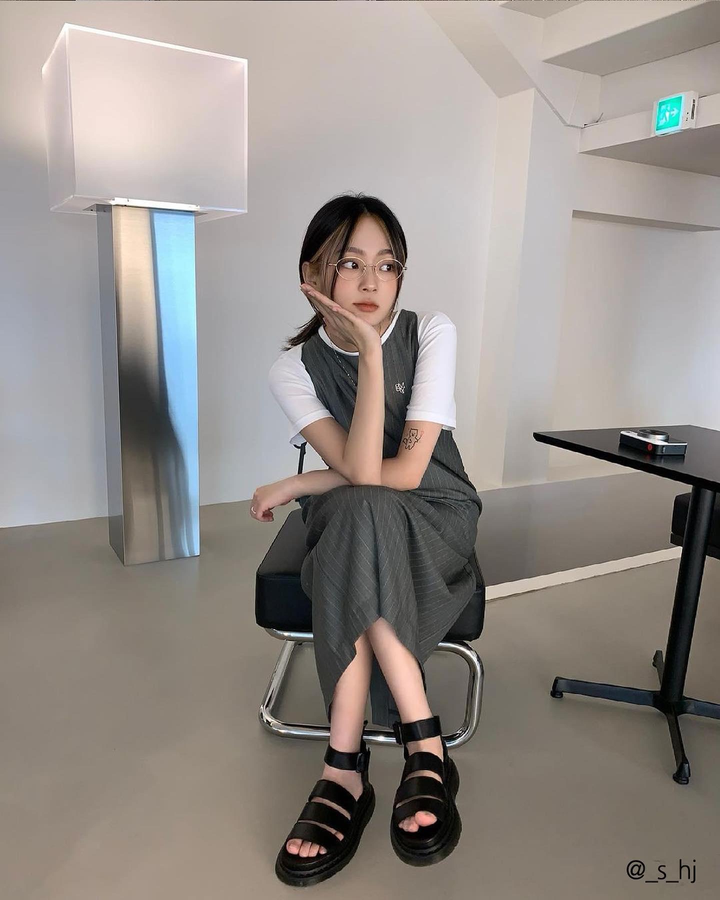 샌들도 스트릿 무드😎🔥@추가해
닥터마틴 샌들 여름코디법🖤🧡 #광고 #닥터마틴 이미지