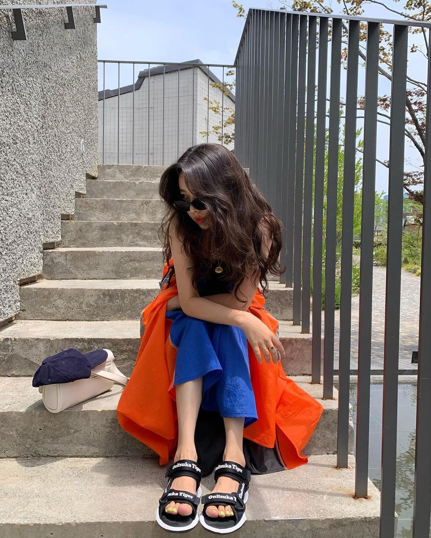 오니츠카 타이거💙❤️레어템 샌들 이미지