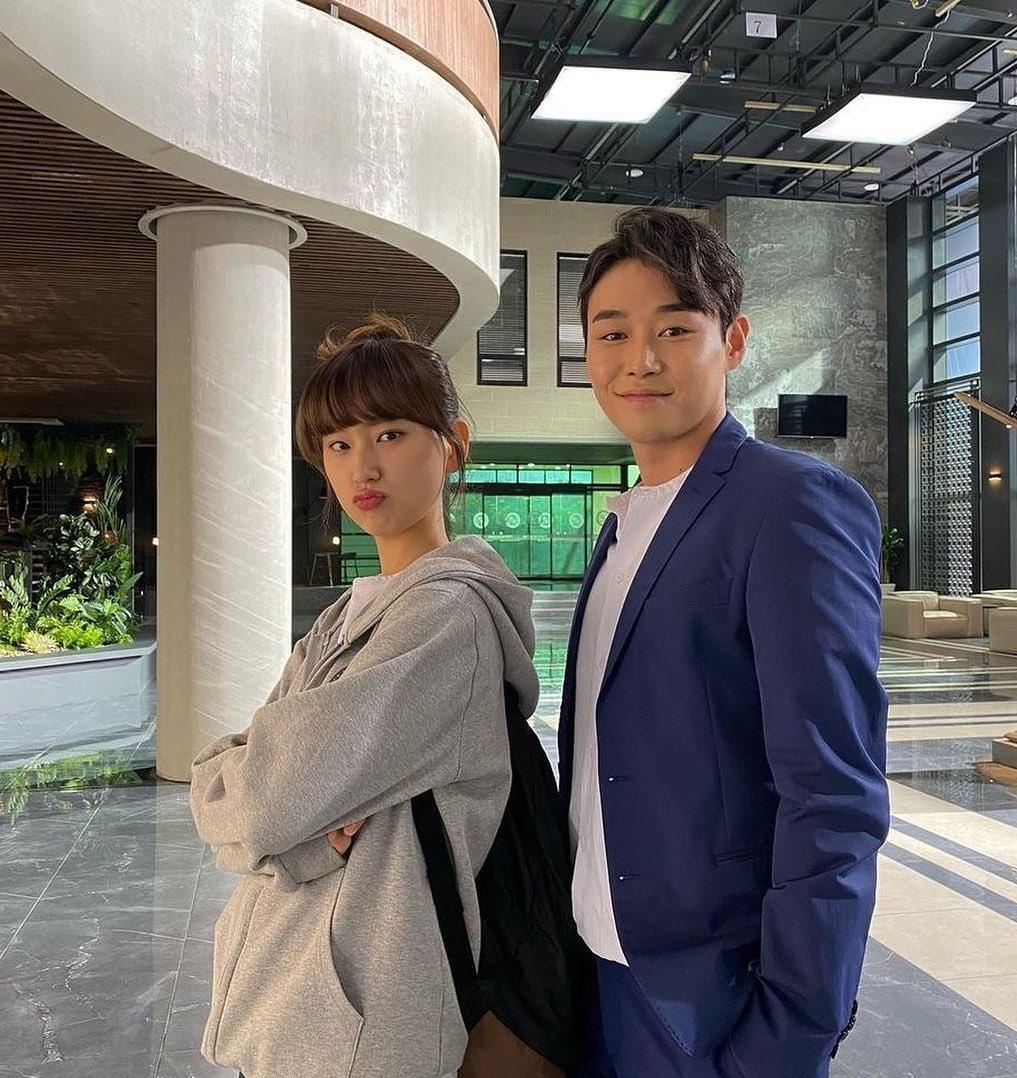 청초한 매력의 배우 류혜영📸 이미지5