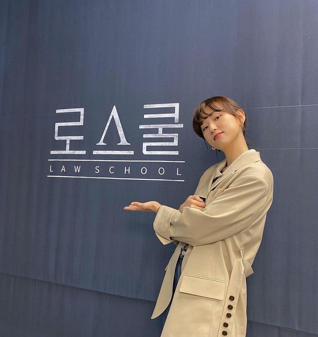 청초한 매력의 배우 류혜영📸 이미지7