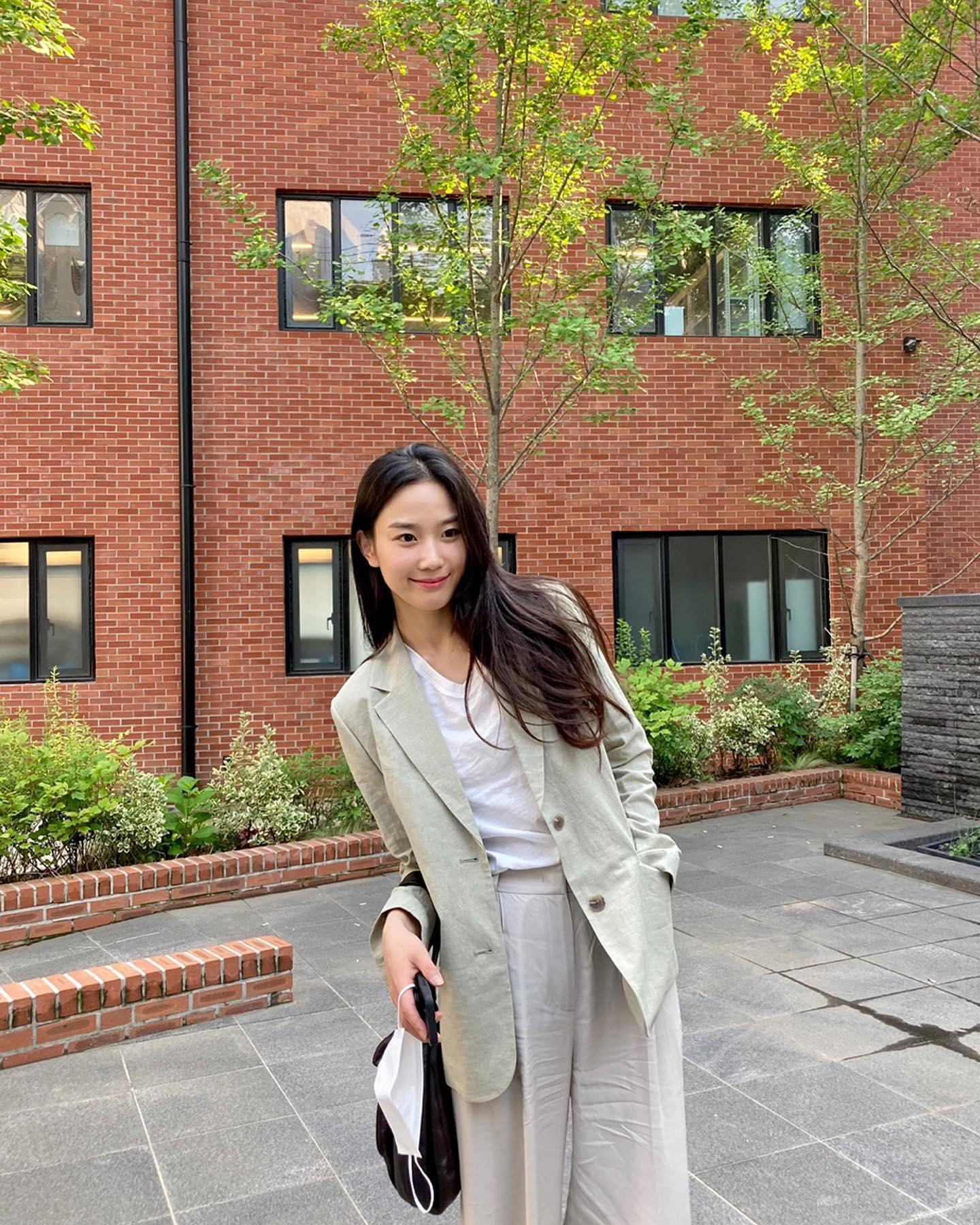 희령언니 일상룩💚🤍사랑스러워 이미지