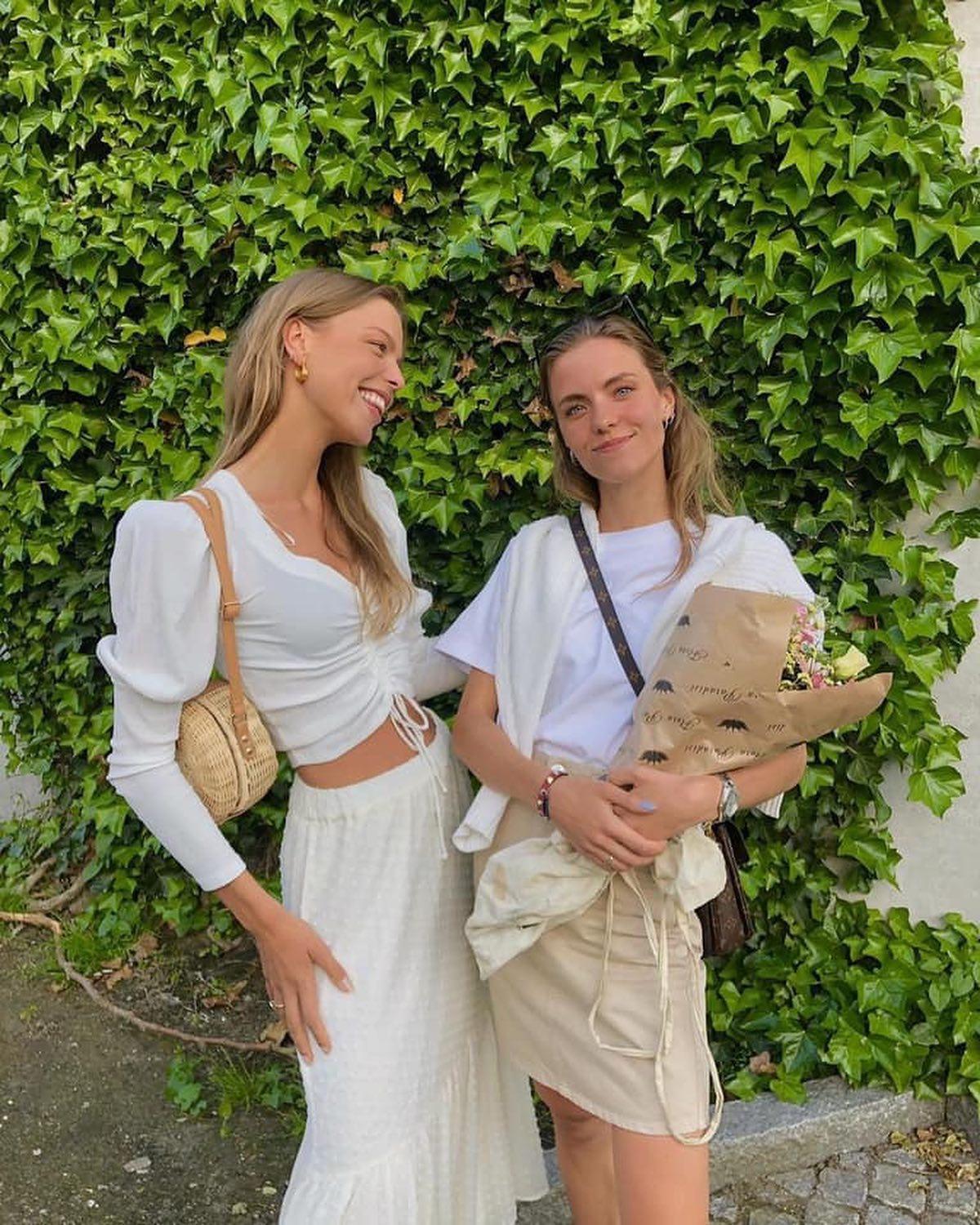 미니스커트 화사하게 입기🌷 이미지8