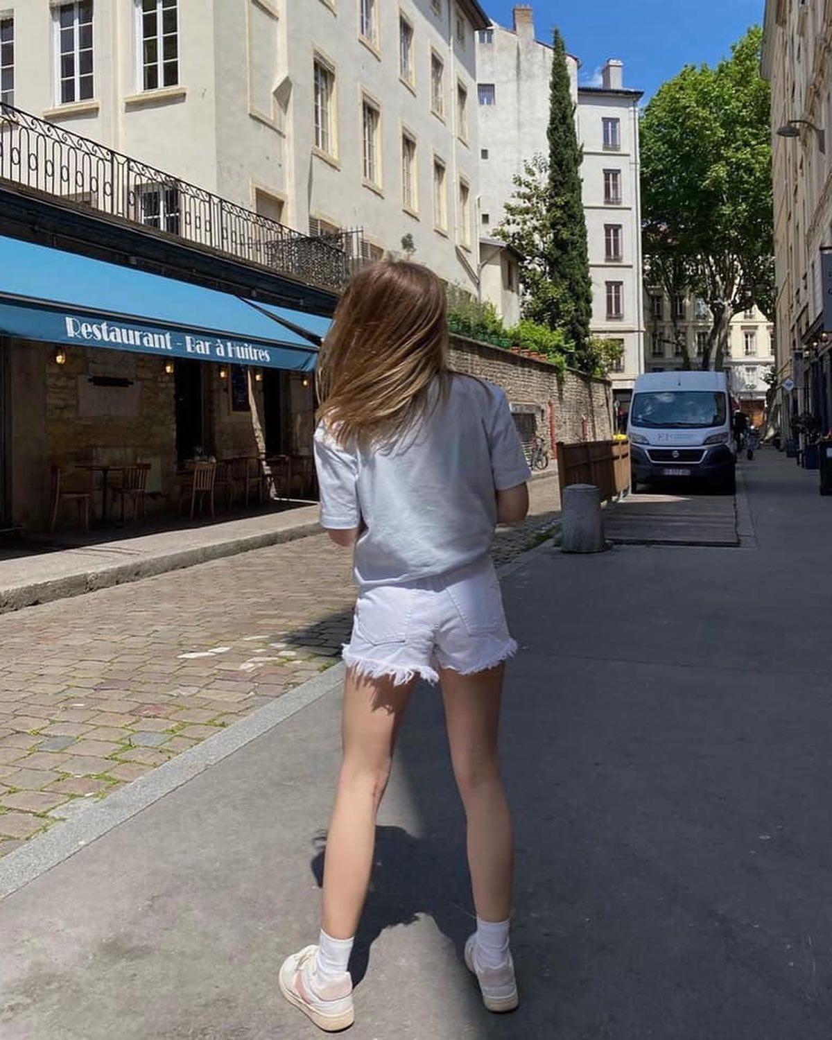 활용도 높은 흰반바지🤍📸 이미지3