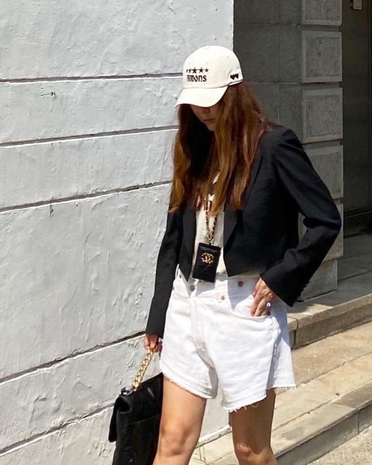 활용도 높은 흰반바지🤍📸 이미지5