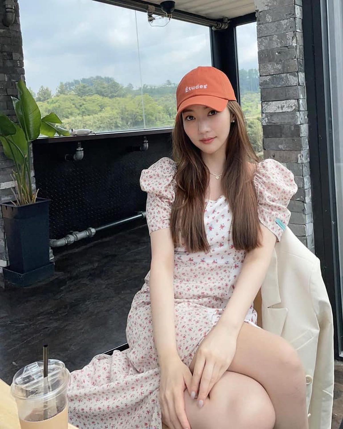볼캡에 원피스 조합🧢🌷 이미지