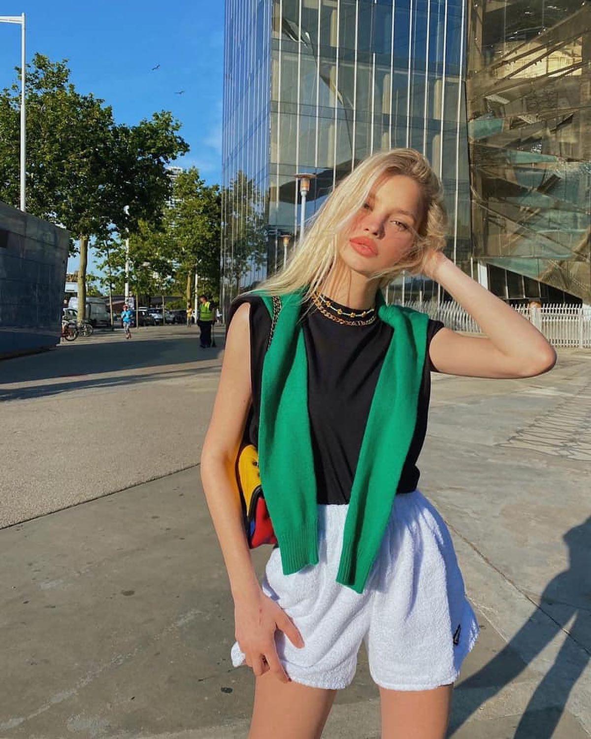 취향저격 민소매룩💚🖤 이미지1