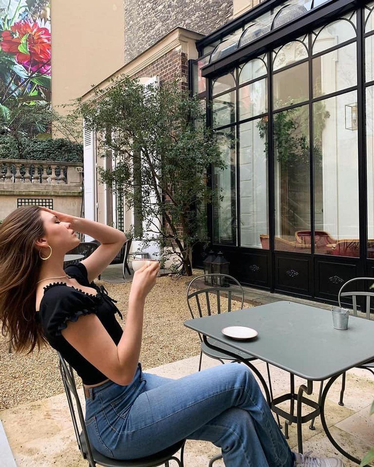 블랙탑에 데님입기🖤👖 이미지4