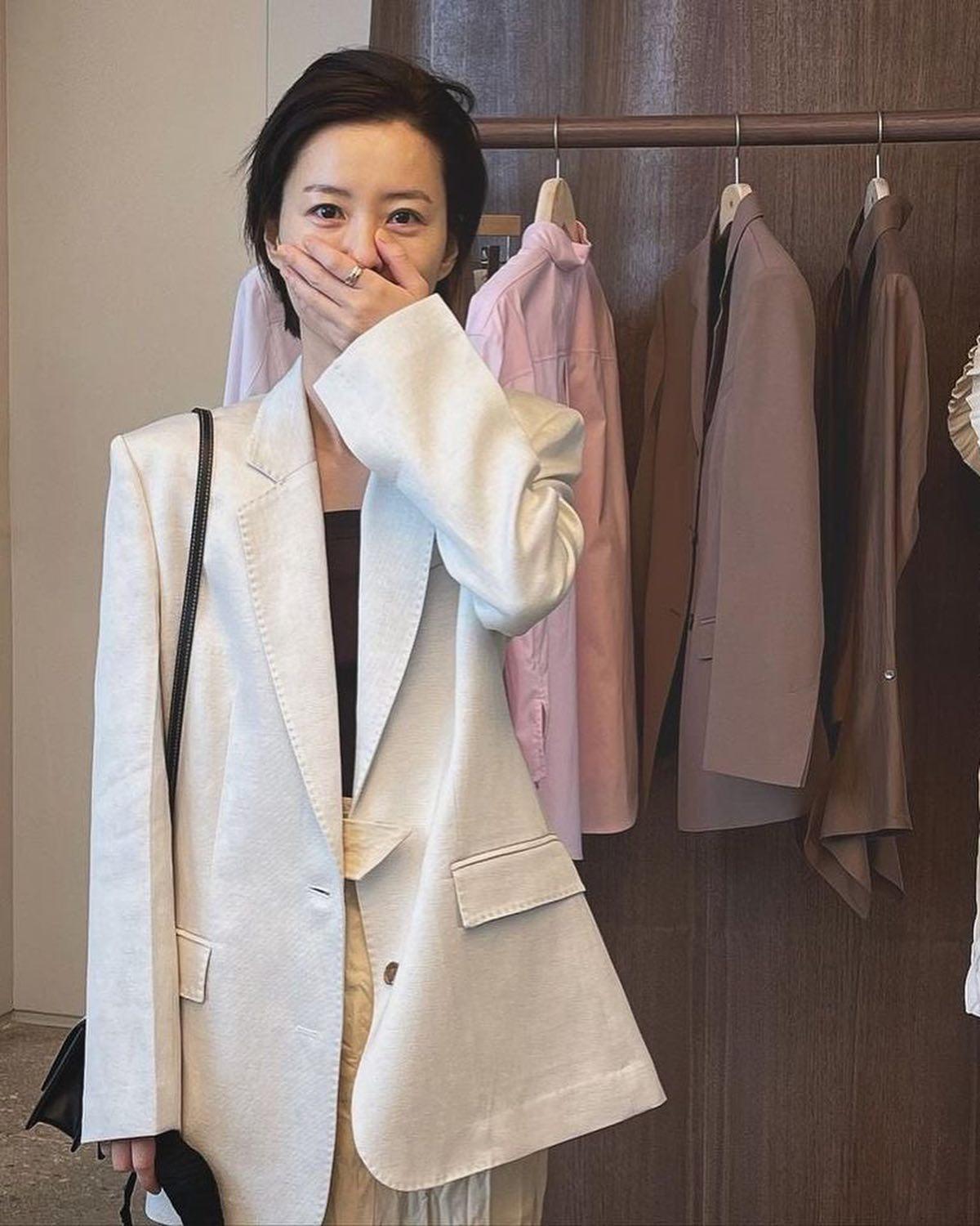 사랑스런 정유미의 스타일리쉬🤍 이미지1