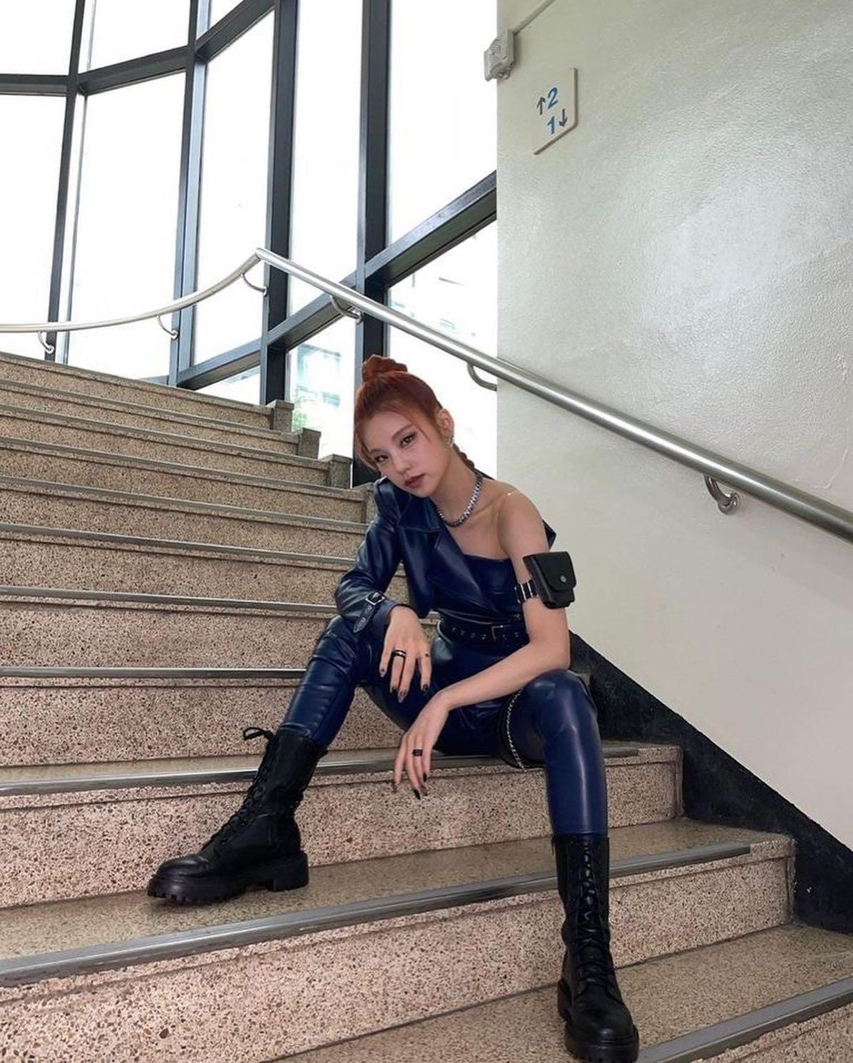 상큼한 예지의 볼매스런 데일리🖤 이미지4