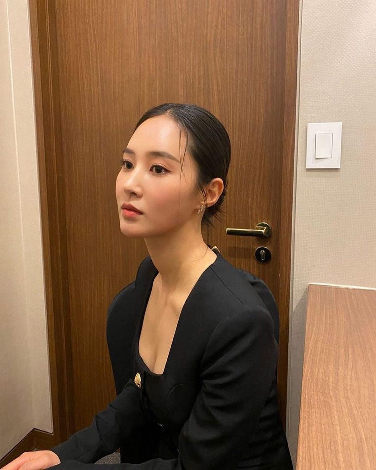 유리의 단아하고 고급진 착장들✨ 이미지3