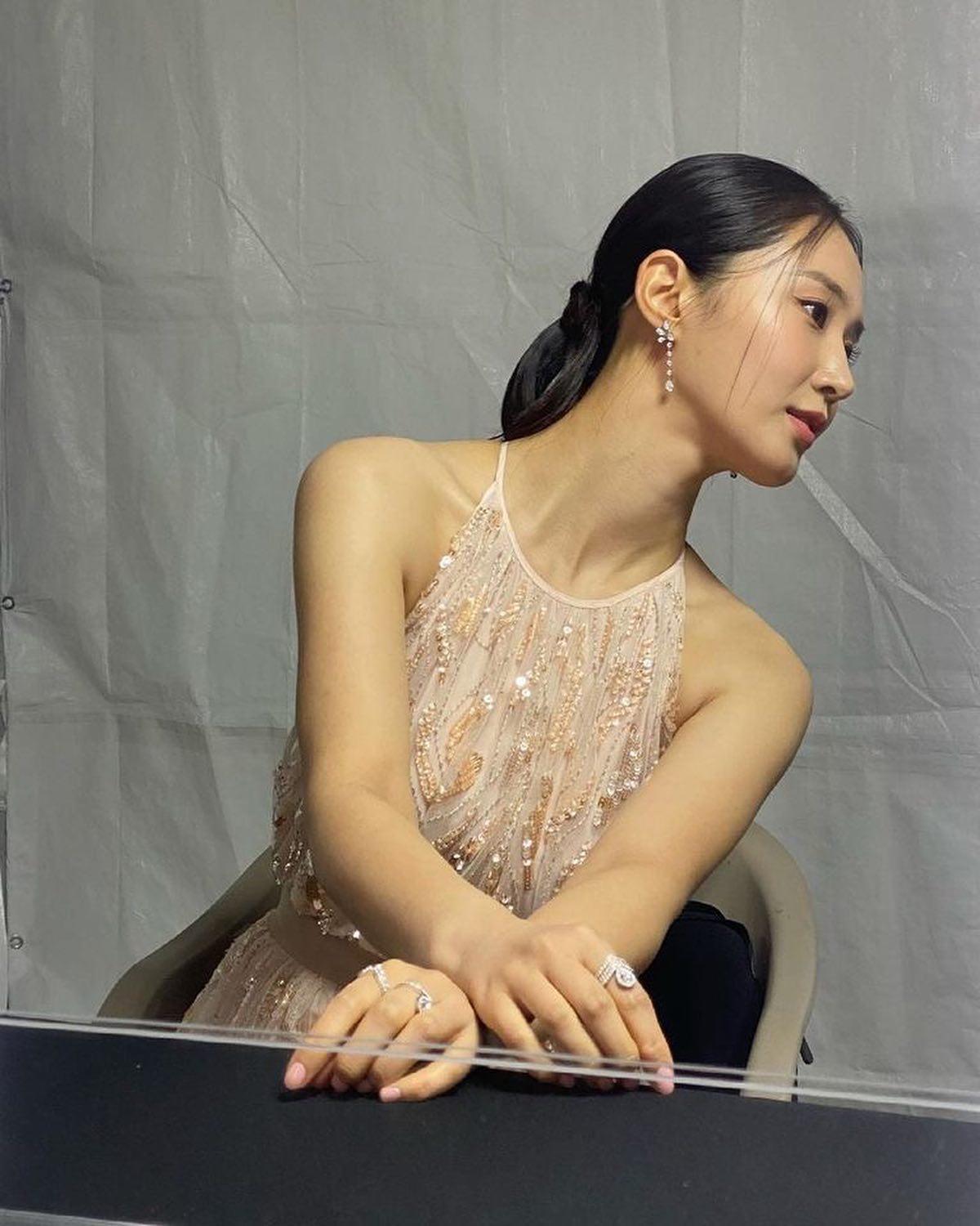 유리의 단아하고 고급진 착장들✨ 이미지8