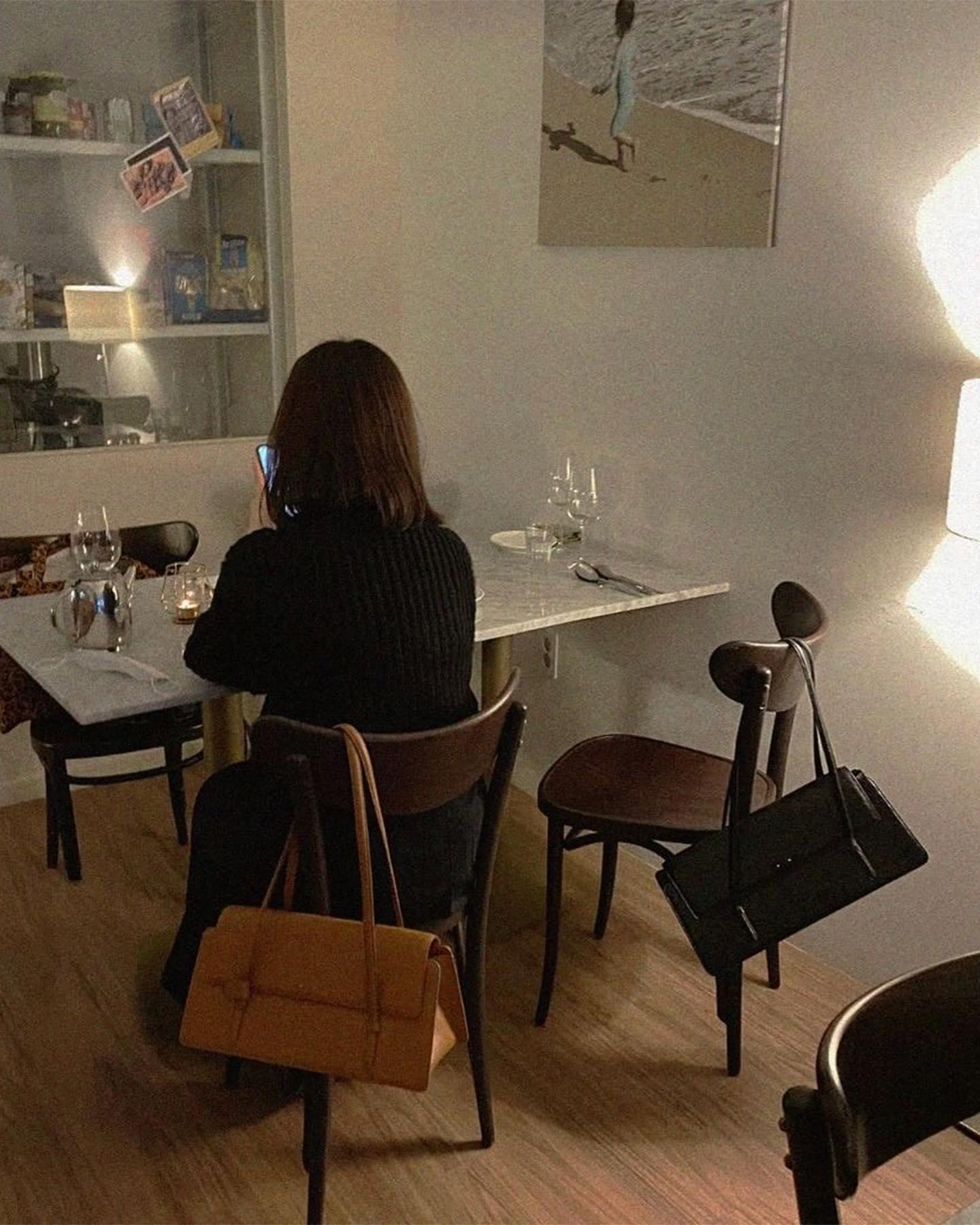 요즘 애정해👜🥖삭 바게트백 무드 이미지8