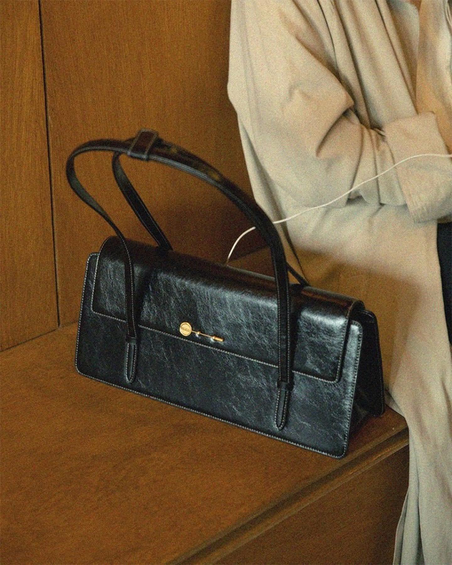 요즘 애정해👜🥖삭 바게트백 무드 이미지10