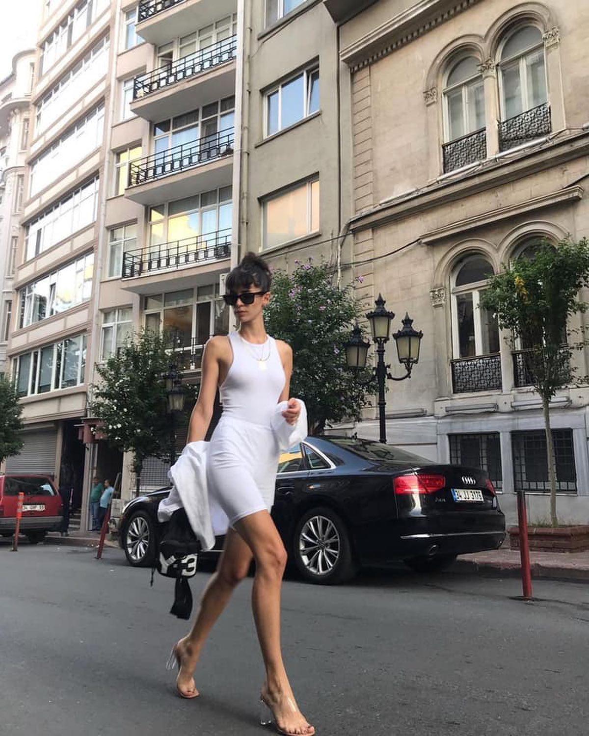 화사한 올화이트룩 @입자🤍 이미지1