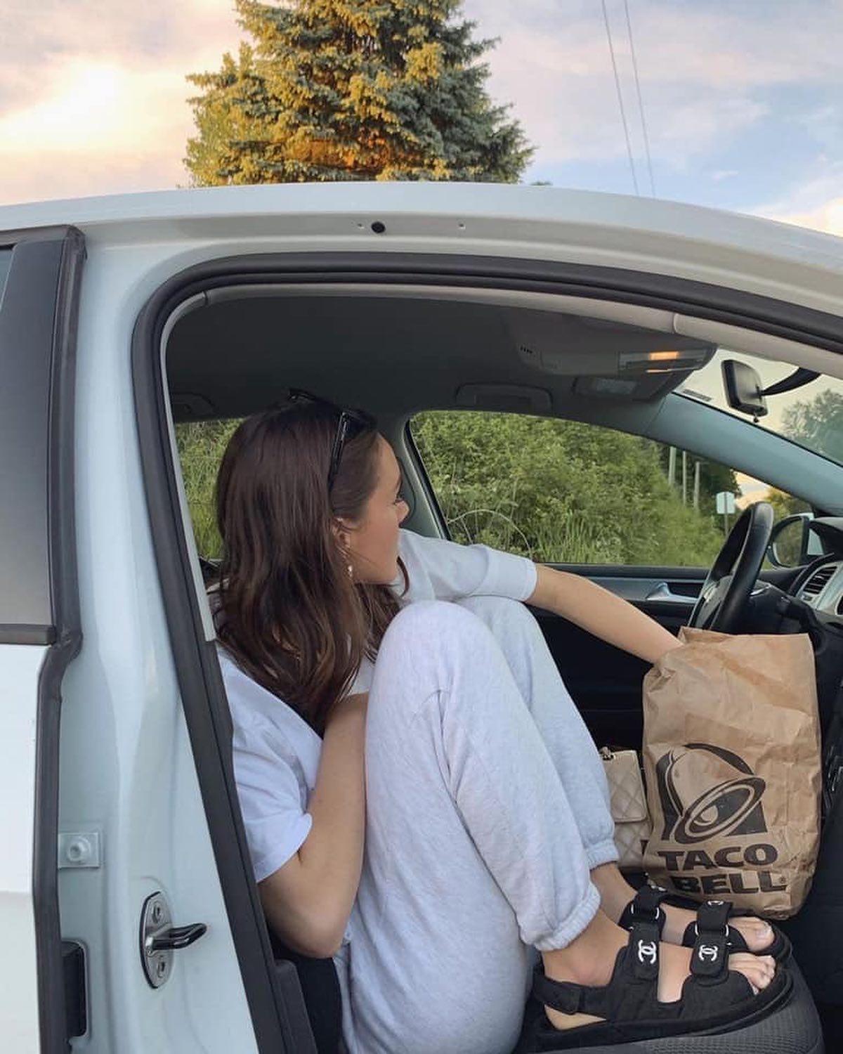 화사한 올화이트룩 @입자🤍 이미지5