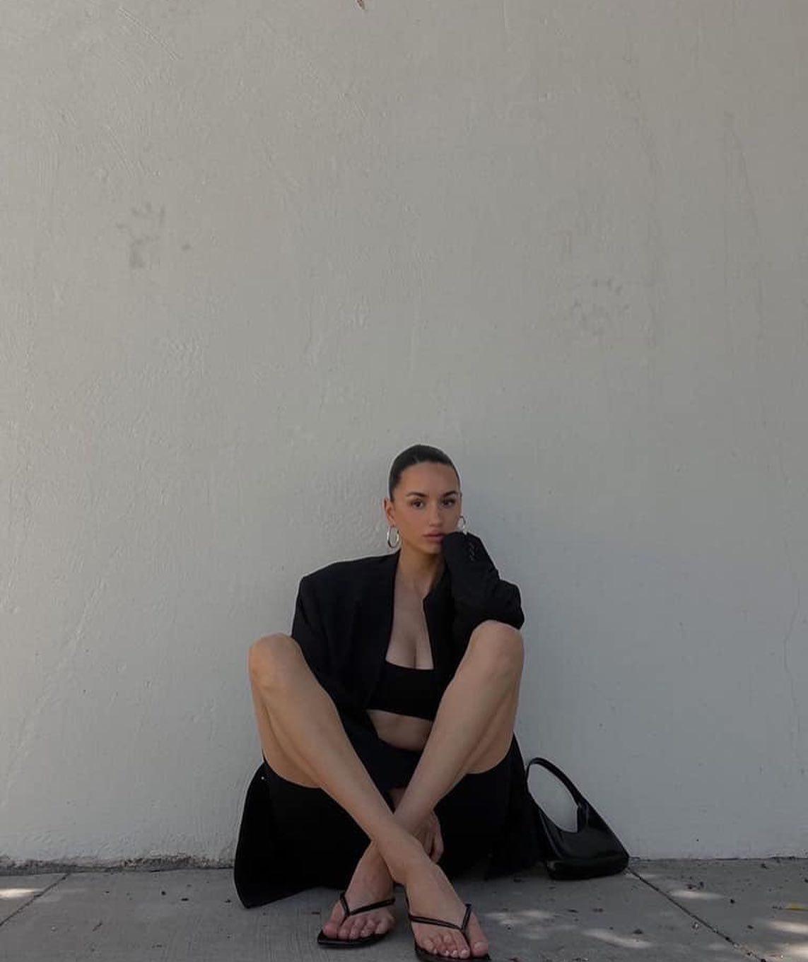 여름에도 올블랙인 사람🖤❤️ 이미지7