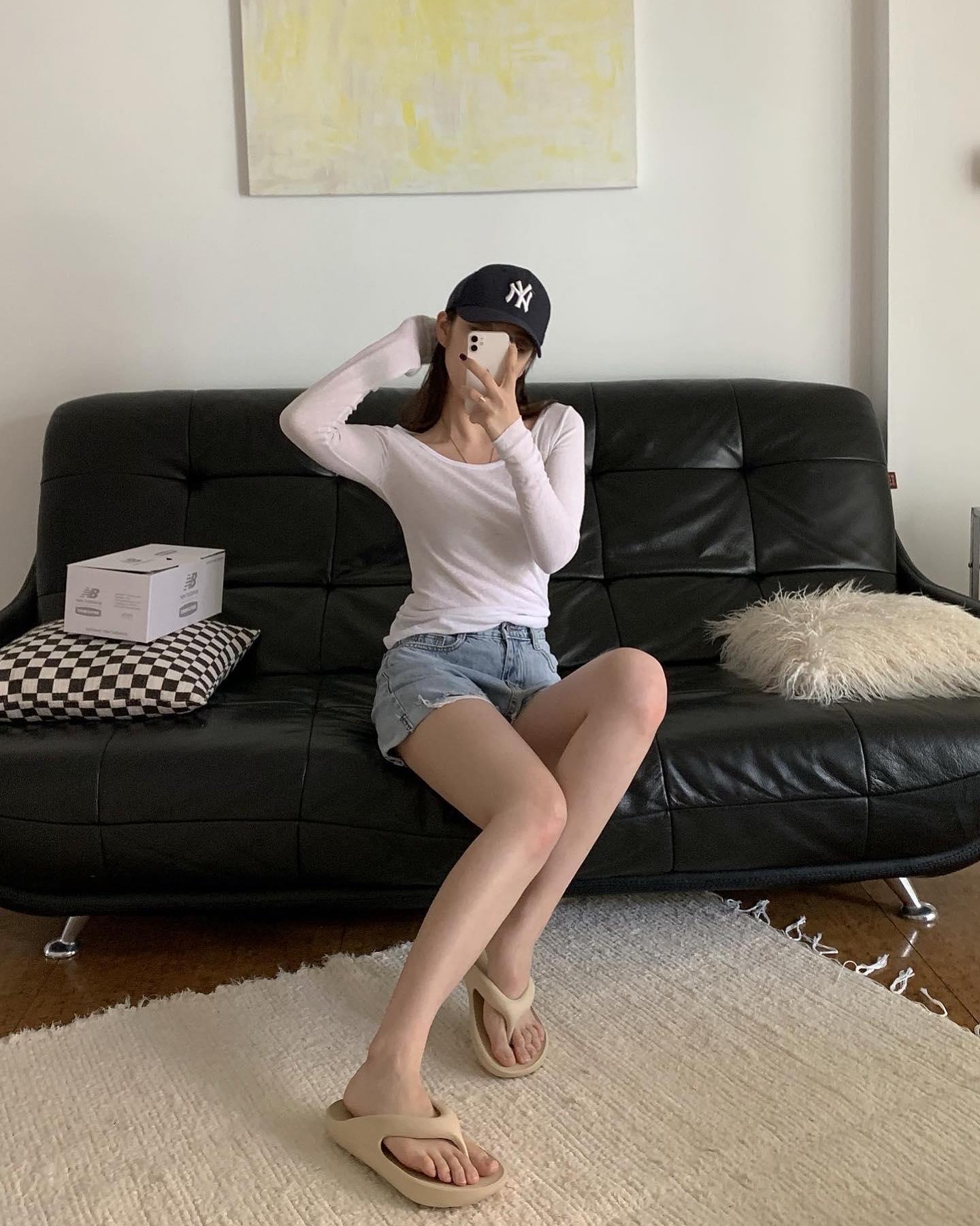 여름 필수템💛💚뉴발 @플립플랍 이미지