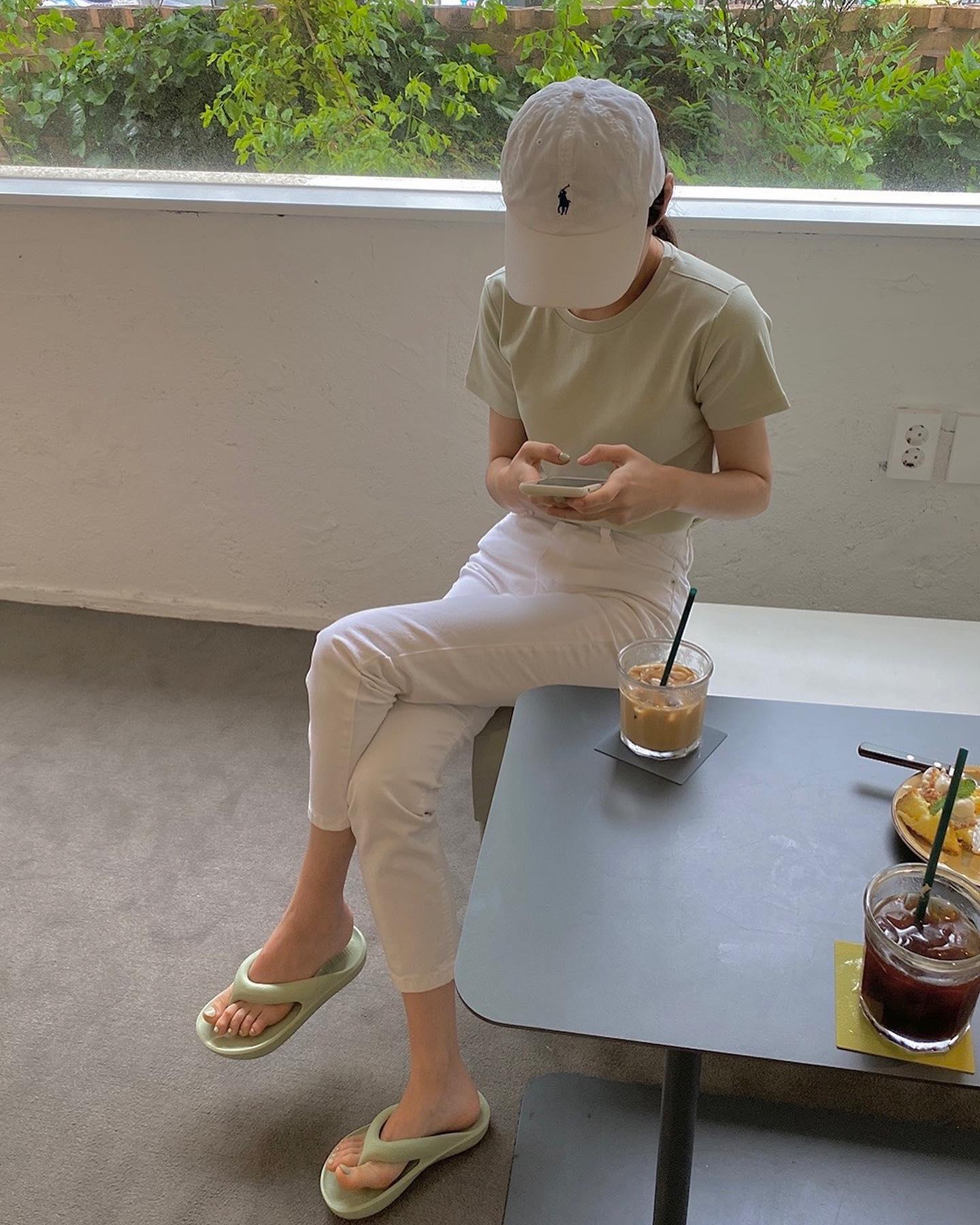 여름 필수템💛💚뉴발 @플립플랍 이미지3