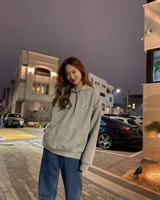 엄마미소 유발하는 신도현 미모💙 이미지