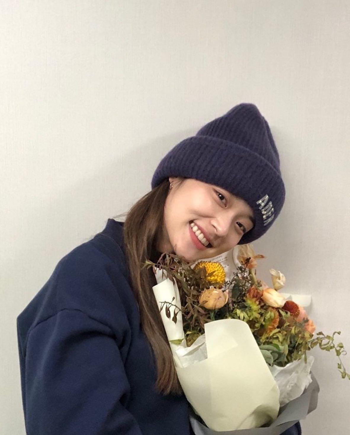 엄마미소 유발하는 신도현 미모💙 이미지4