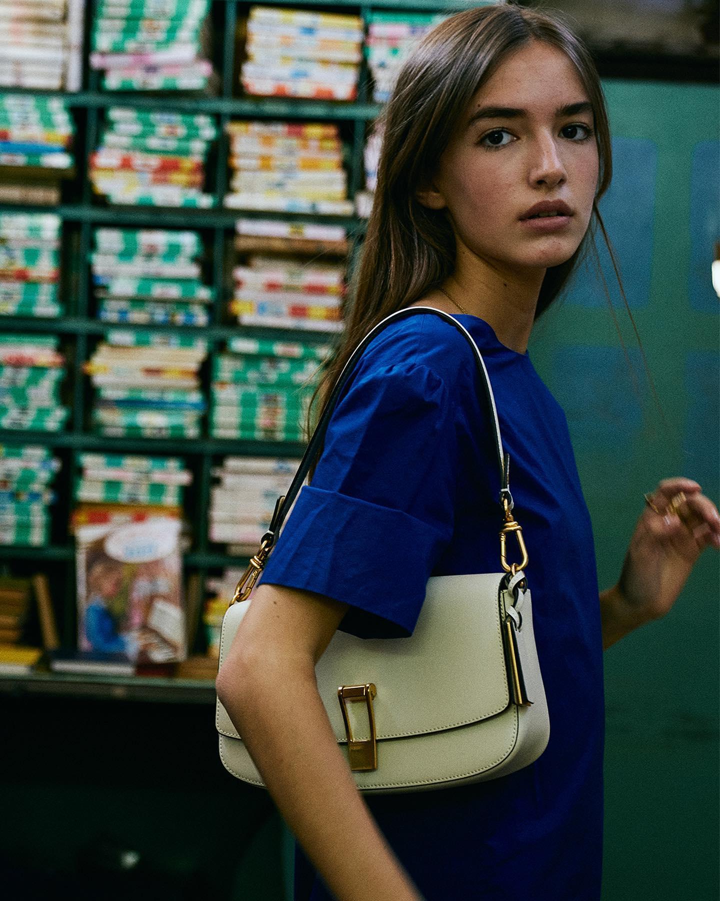 낭만적 여행지 속🇫🇷👜썸머백 무드 이미지5