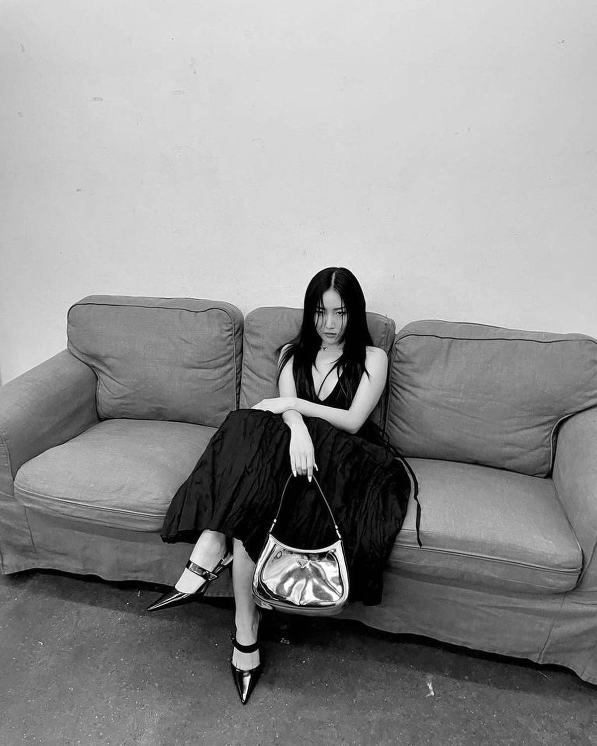 리즈 갱신중인 화사 분위기🌼 이미지6