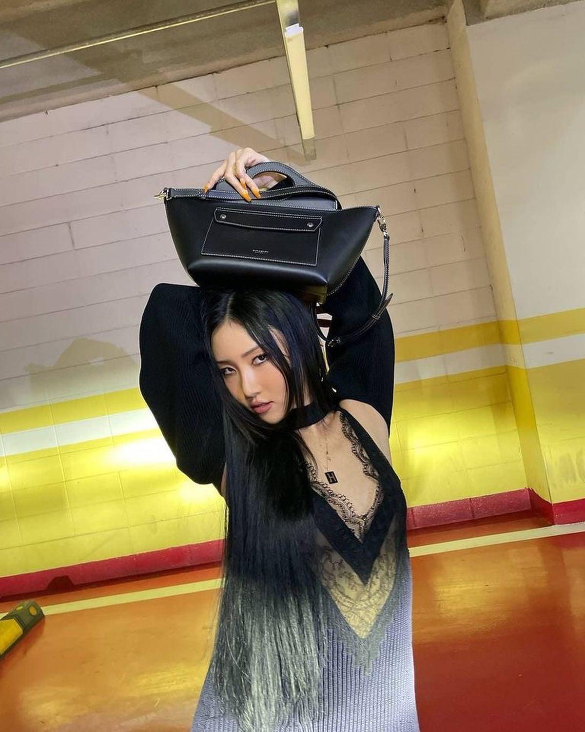 리즈 갱신중인 화사 분위기🌼 이미지9