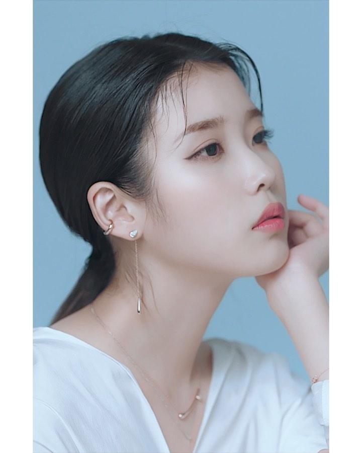 너무 우아해💙🤍역시 아이유 언니
아이유 x 제이에스티나 여름 화보💎✨ #광고 이미지