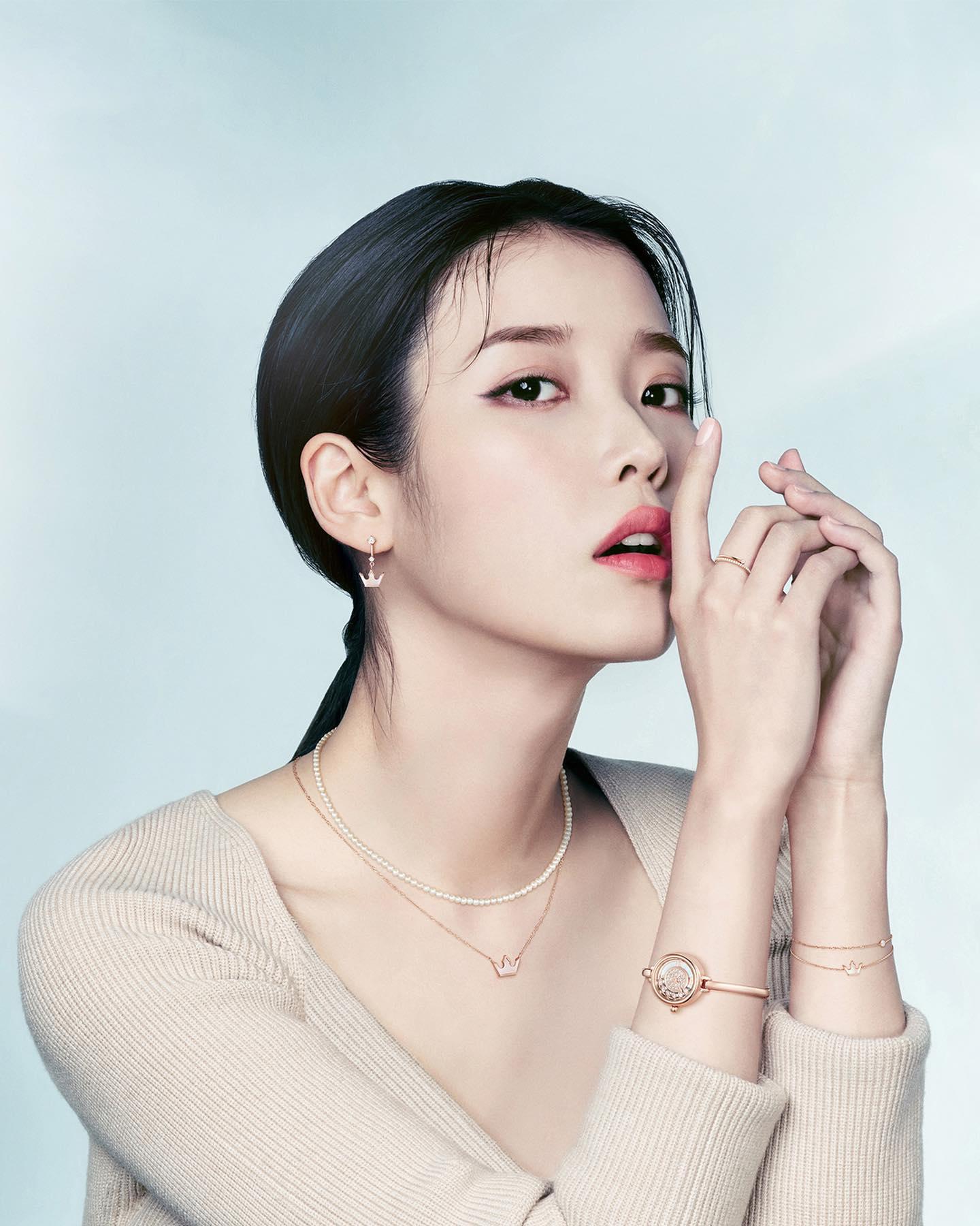 너무 우아해💙🤍역시 아이유 언니
아이유 x 제이에스티나 여름 화보💎✨ #광고 이미지8