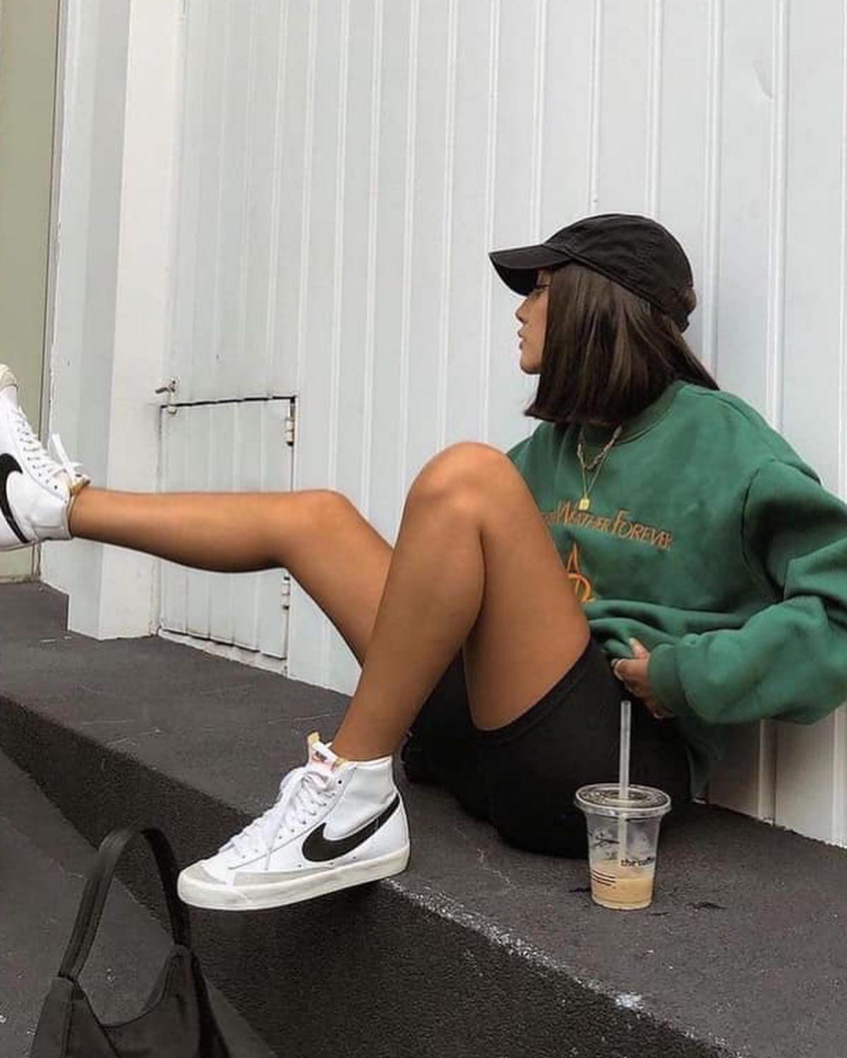 맨투맨에 바이커팬츠 조합😎🔥 이미지3