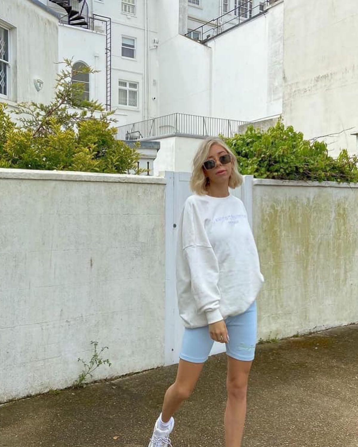 맨투맨에 바이커팬츠 조합😎🔥 이미지6